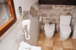 Koupelna v ubytování Hotel Rural LATORRIÉN DE ANE