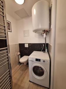 Koupelna v ubytování Appartement meublé de tourisme + 2 fotografie