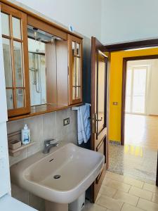 Ένα μπάνιο στο Casa Viktoria