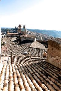 a view of the roof of a building at Carruggiu Casavacanze in Caltagirone