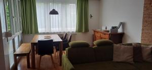 Posezení v ubytování Familienfreundliche Wohnung Bregenz, Österreich