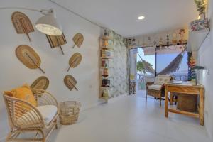 Posezení v ubytování Luxury With Direct Access To The sea, Two Pools , One Of Them Saltwater, Panoramic Views Of The Sea And Hidden Coves