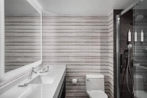 Koupelna v ubytování Bridgewater Marriott