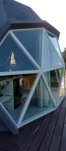 O edifício em que o camping se localiza