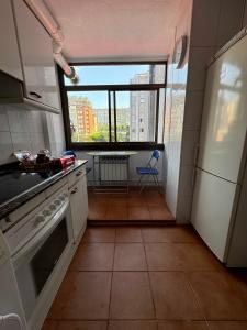 Küche/Küchenzeile in der Unterkunft Apartamento Santander, Playa Sardinero