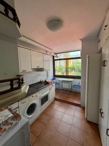 Küche/Küchenzeile in der Unterkunft Apartamento Santander, Playa Sardinero