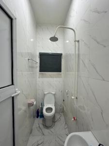 Koupelna v ubytování Lavish 2Bedroom flat in ogudu by Magnanimous apt