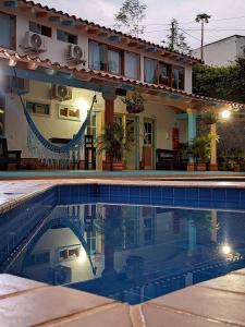 Bazén v ubytování Hotel Bosque Blue nebo v jeho okolí