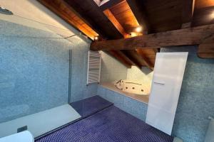 Fotografia z galérie ubytovania Casa con jacuzzi v destinácii Mompía