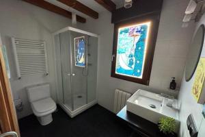 Fotografia z galérie ubytovania Casa con jacuzzi v destinácii Mompía