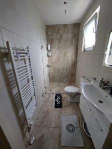 Koupelna v ubytování Apartman Una na dlanu, Novi Grad