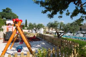 Bazén v ubytování Sundance Apartments & Suites nebo v jeho okolí