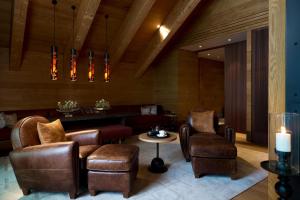 O zonă de relaxare la The Chedi Andermatt