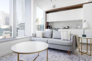 Χώρος καθιστικού στο Rincon Hill 1BR w WD Gym Pool nr Tech HQs SFO-780