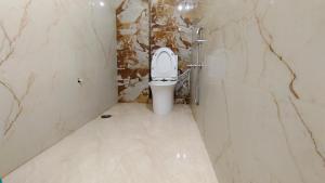 Bany a Hotel Raju Homestay Ayodhya 150 Meters from Shree Ram Janmbhoomi Temple 200 Meters from Ayodhya Dham Railway Station