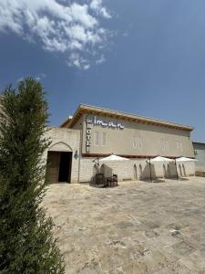 Το κτήριο όπου στεγάζεται  το ξενοδοχείο
