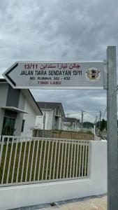 Certifikát, hodnocení, plakát nebo jiný dokument vystavený v ubytování Rest & Go Homestay Tiara Sendayan