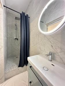 Fotografia z galérie ubytovania Santiago - Appartement centre-ville v destinácii Reims