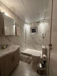 Ένα μπάνιο στο Joanna s apartment +11 φωτογραφίες