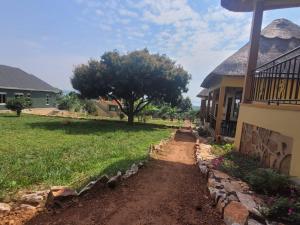 Stevalyn's Ridge View Lodge外面的花园