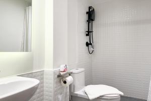 Ένα μπάνιο στο Zhennan Teabar Hotel +18 φωτογραφίες