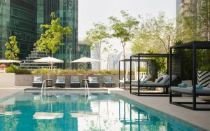 Bazén v ubytování ME Dubai Residences nebo v jeho okolí