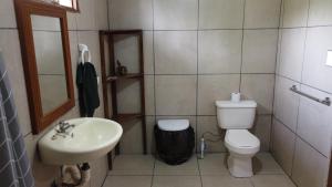 Koupelna v ubytování CañoNegro CasaBlanca