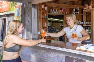 Goście zatrzymujący się w obiekcie Lake Resort Pressegger See