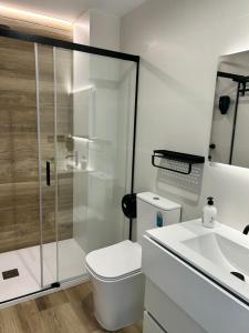 Ένα μπάνιο στο Apartamento Juan Robledo en centro ciudad