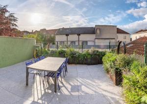 En generel udsigt til bjerge eller udsigt til bjerge taget fra lejligheden