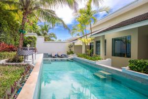 Bazén v ubytování CRAFT Resort & Villas, Phuket Town nebo v jeho okolí