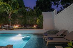 Bazén v ubytování CRAFT Resort & Villas, Phuket Town nebo v jeho okolí