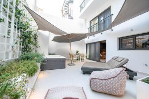 Posedenie v ubytovaní Porta Suites