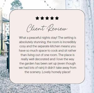 Fotografija u galeriji objekta Romantic Rural Lodge - Private Outdoor Kitchen & Cosy Covered Lounge - Perth and Kinross - Hot Tub not included u gradu Crook of Devon