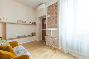 A seating area at Raffinato e stylish monolocale milanese