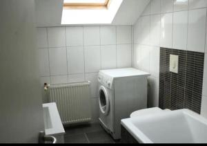 Fotografie z fotogalerie ubytování Le Wolf - 1 Chambre privée dans un appartement - 5mn tram du centre ville - 15mn tram Gare TGV Mulhouse - Wifi - Parking v destinaci Mulhouse