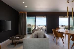 Posedenie v ubytovaní Porta Suites