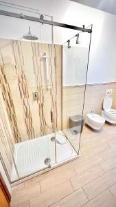 Koupelna v ubytování Ema Home + 37 fotografií
