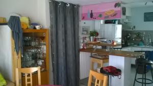 Kuchyň nebo kuchyňský kout v ubytování JOCONDIENNEHouse