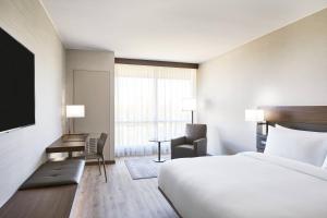 Letto o letti in una camera di AC Hotel Phoenix Biltmore