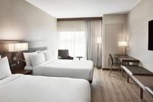 Letto o letti in una camera di AC Hotel Phoenix Biltmore