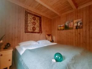 Postel nebo postele na pokoji v ubytování Cabin with charm in Lofoten