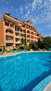 Bazén v ubytování Hotel Liani - All Inclusive nebo v jeho okolí