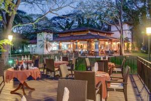 Restaurant o un lloc per menjar a CC Beach Front Papagayo All Inclusive