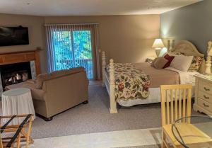 Χώρος καθιστικού στο Springbrook Inn- Springbrook