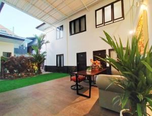 Posezení v ubytování Carstenzs Home Kuta