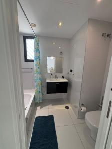 Koupelna v ubytování Bungalow La Zenia Oasis Beach