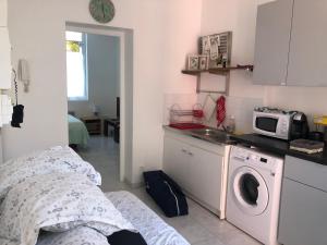Photo de la galerie de l'établissement La rivière (appartement 25m2 ), à Lisieux