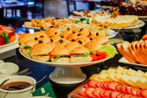 Comida no hotel ou em algum lugar perto