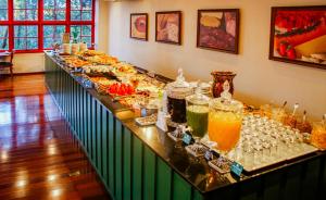 Comida no hotel ou em algum lugar perto